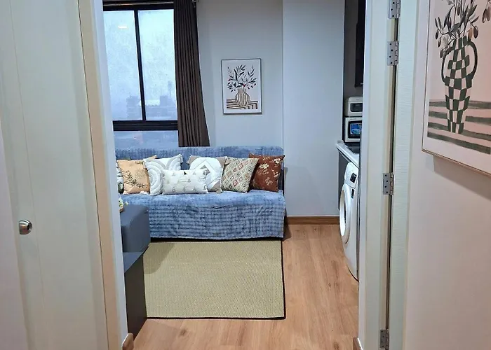 Cozy 1 Bedroom 40 Sqm Corner, 3 Mins To Bts Wutthakat Апартаменты Бангкок