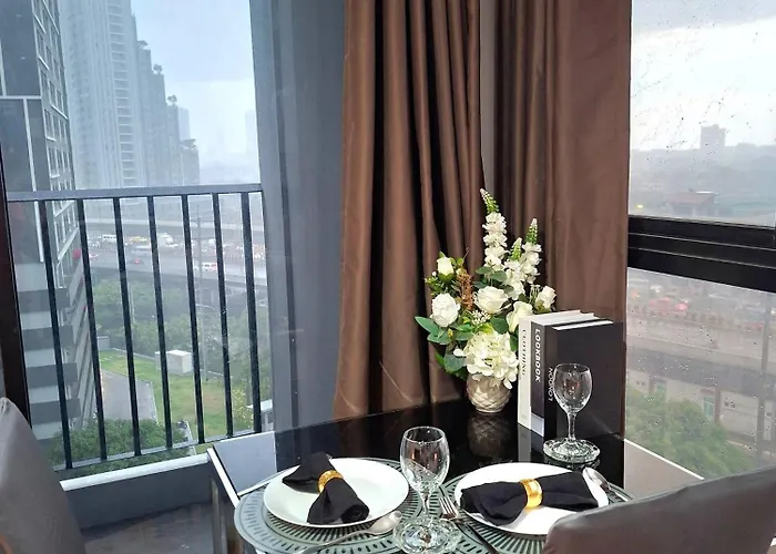 Cozy 1 Bedroom 40 Sqm Corner, 3 Mins To Bts Wutthakat Бангкок
