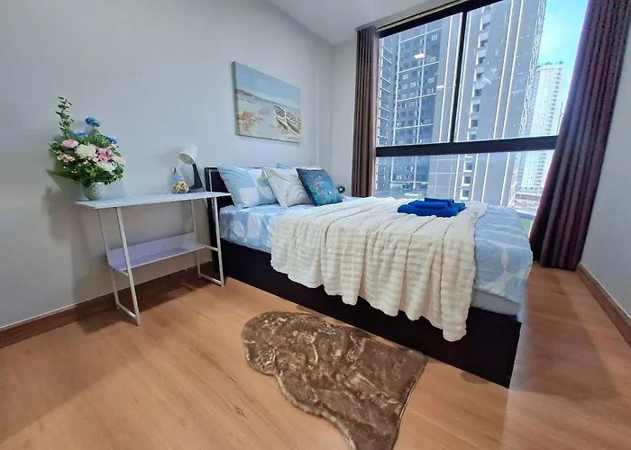 Cozy 1 Bedroom 40 Sqm Corner, 3 Mins To Bts Wutthakat Бангкок