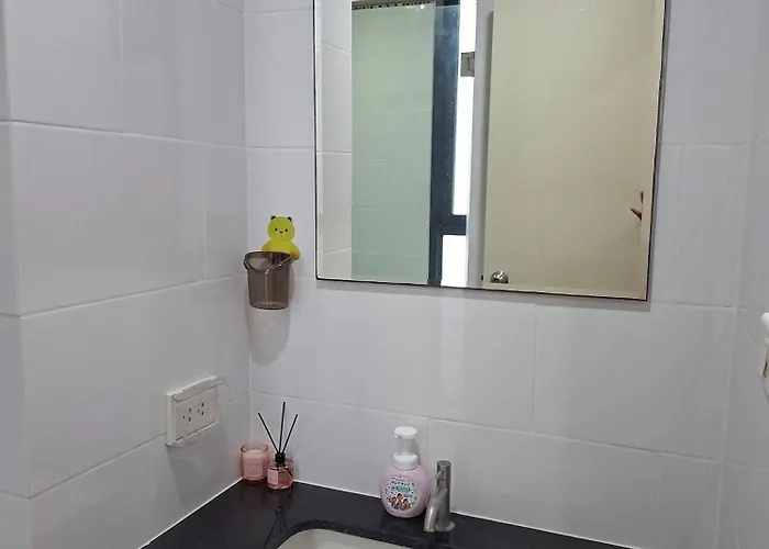 Cozy 1 Bedroom 40 Sqm Corner, 3 Mins To Bts Wutthakat * Бангкок