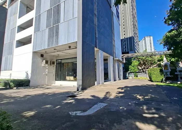 Cozy 1 Bedroom 40 Sqm Corner, 3 Mins To Bts Wutthakat Апартаменты Бангкок